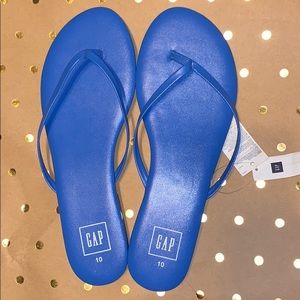Gap flip flops